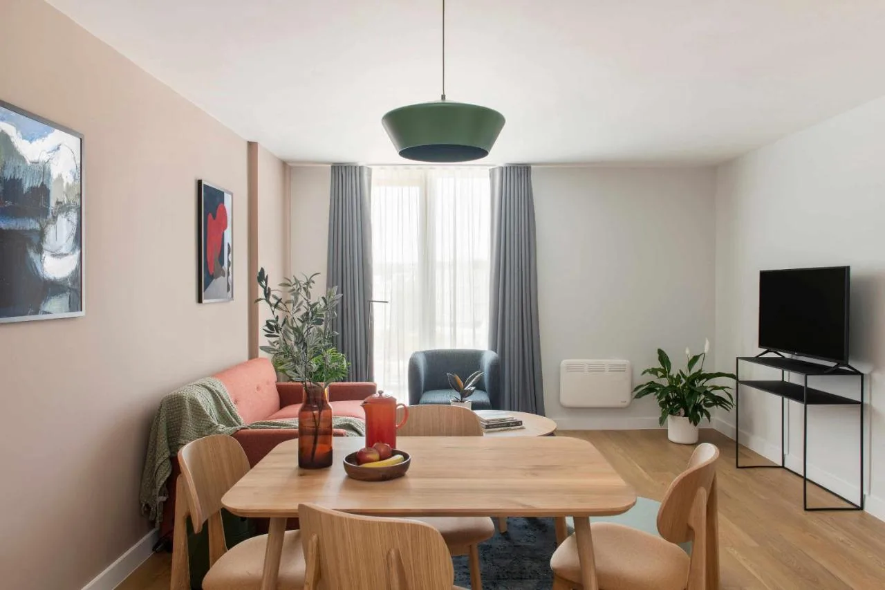 One Bedroom Apartment with Sofa Bed